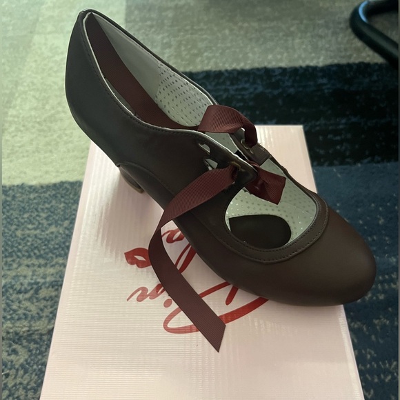 NIB 10 Pinup Couture Brown heels - Picture 2 of 3